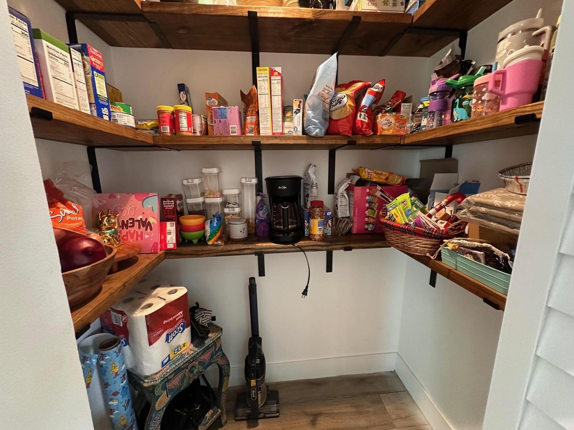 5783 Southeast Mercedes Avenue Stuart, FL 34997 - Photo 9 of 41 5783 pantry