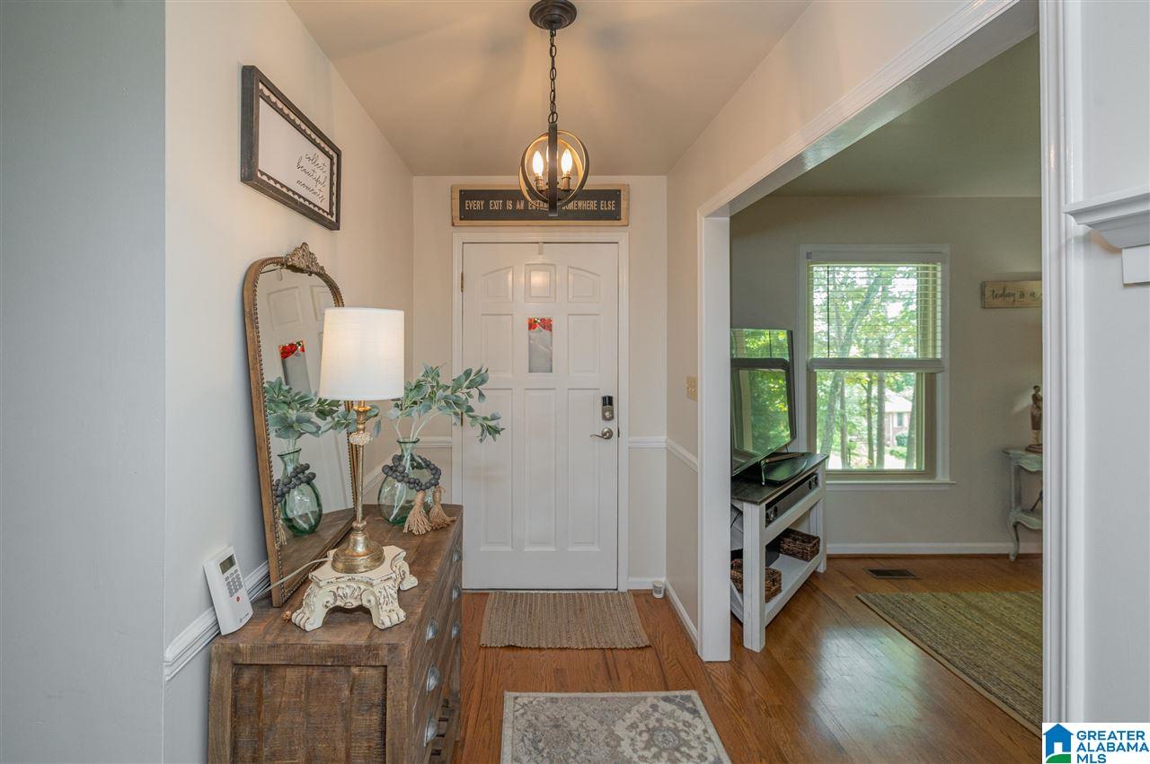 828 Round Hill Road Pelham, AL 35124 - Photo 5 of 49