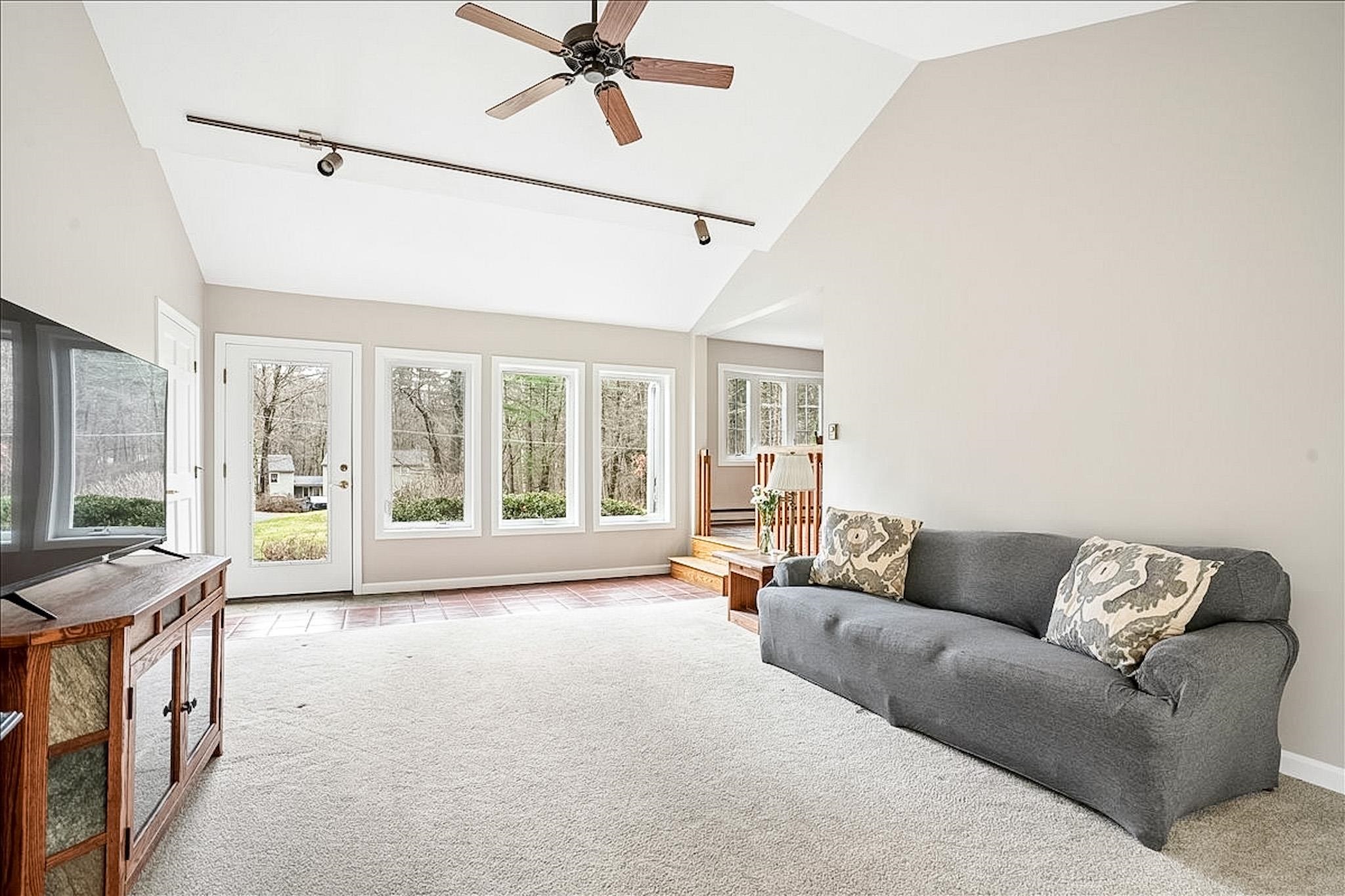 13 Karen Road Windham, NH 03087 - Photo 11 of 59