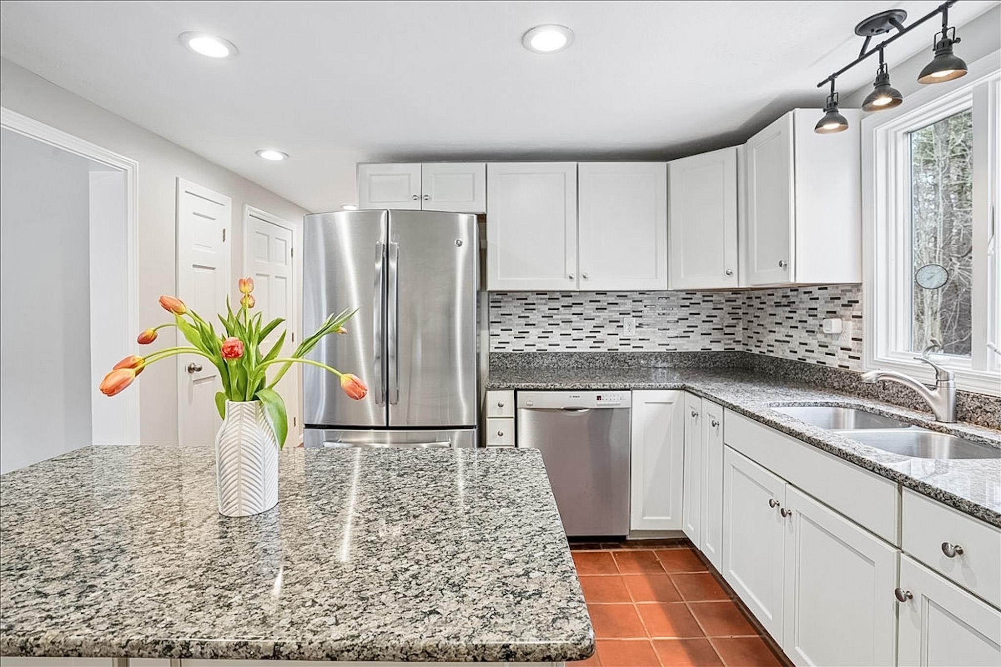 13 Karen Road Windham, NH 03087 - Photo 5 of 59