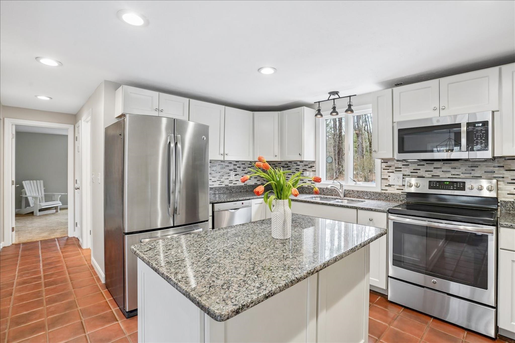 13 Karen Road Windham, NH 03087 - Photo 6 of 59