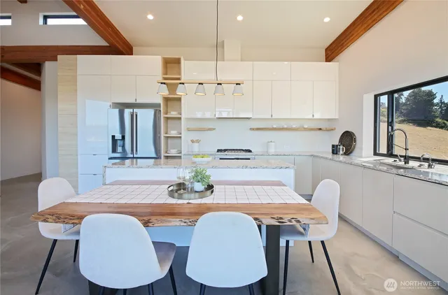 $1,690,000 | 5453 Harborside Lane, Freeland, WA 98249