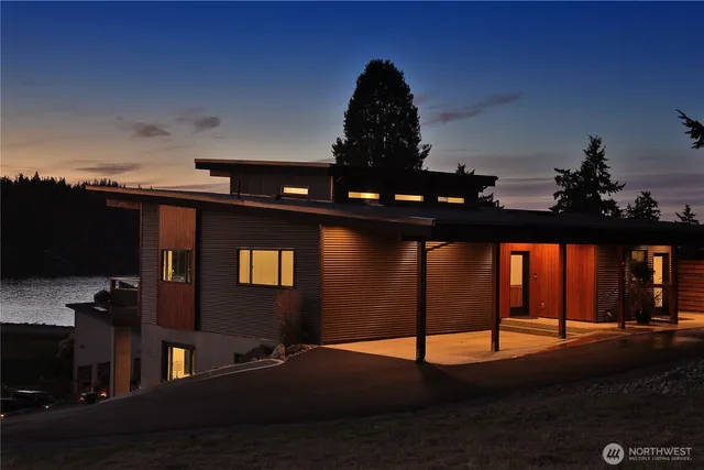 $1,690,000 | 5453 Harborside Lane, Freeland, WA 98249