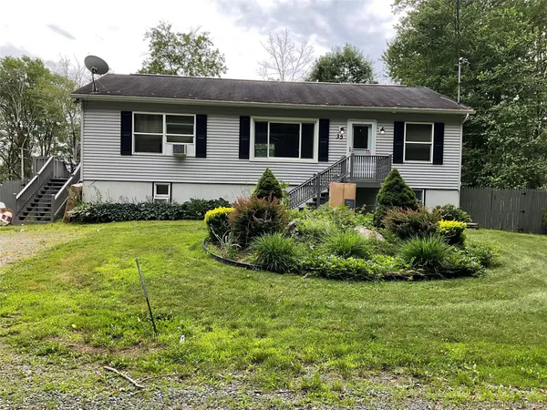 $725,000 | 35 Mohawk Trail, Ferndale, NY 12734