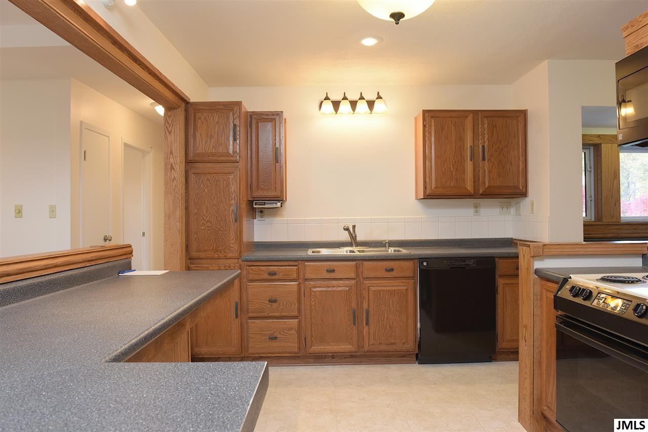 6530 Wells Road Jackson, MI 49201 - Photo 8 of 28 Photo 8