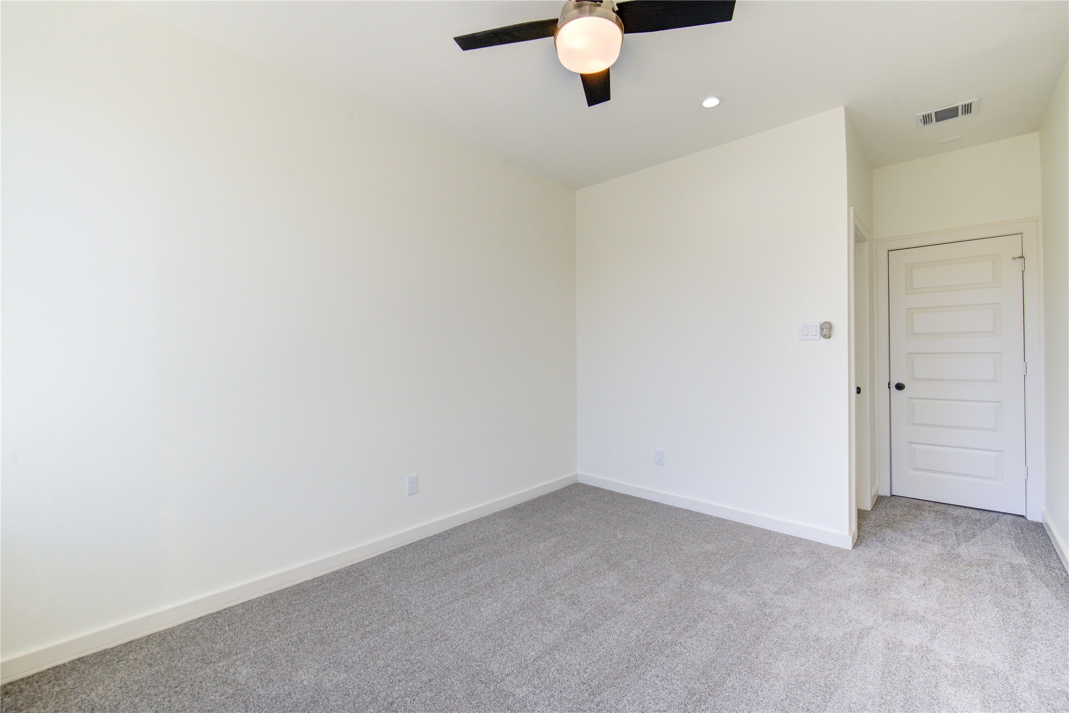 2930 El Fenice Lane Houston, TX 77057 - Photo 16 of 37 a view of room