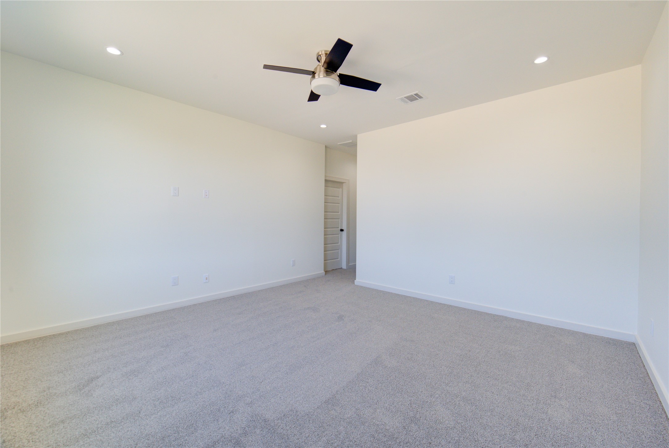2930 El Fenice Lane Houston, TX 77057 - Photo 26 of 37 a view of an empty room
