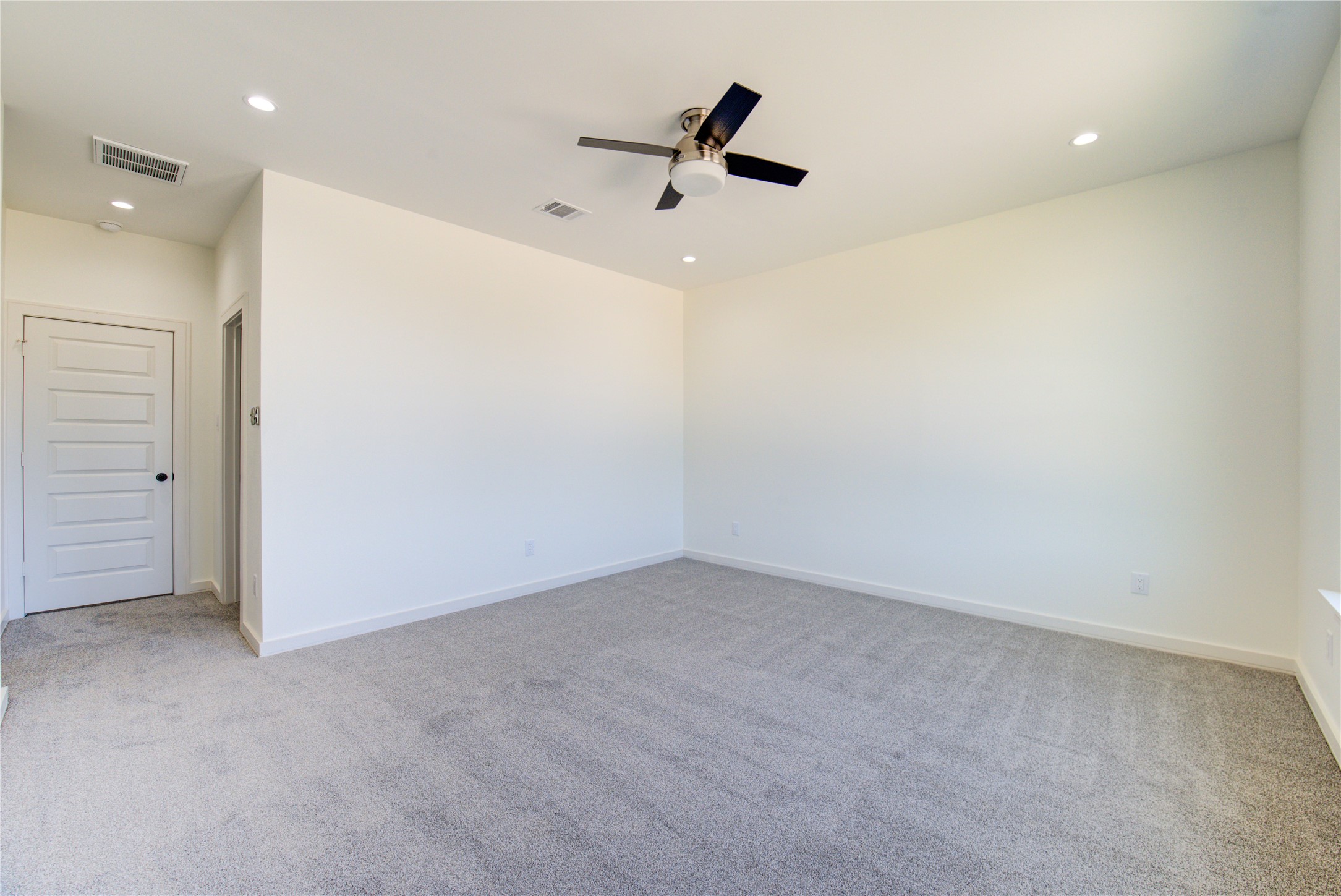 2930 El Fenice Lane Houston, TX 77057 - Photo 27 of 37 an empty room