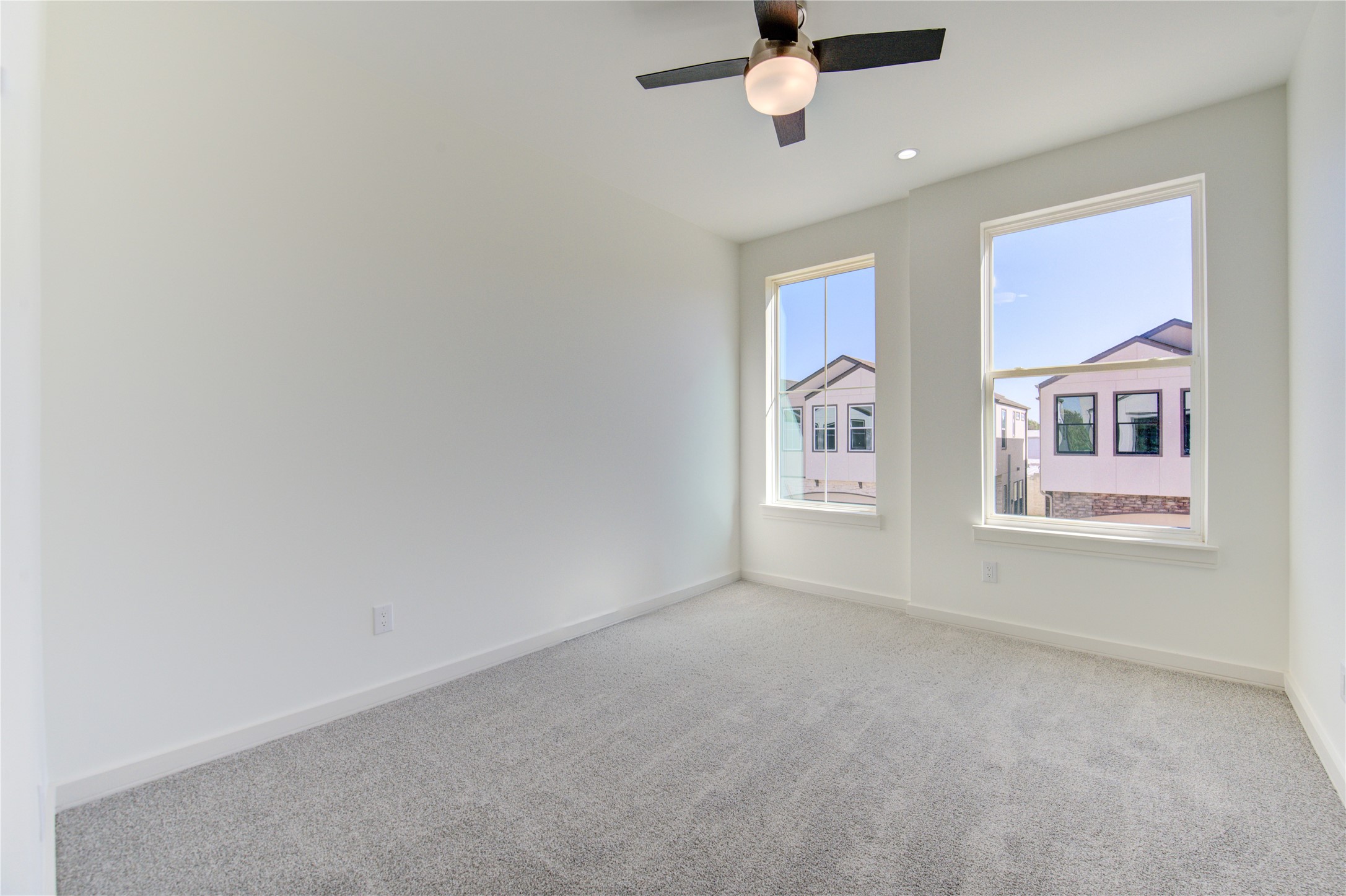 2930 El Fenice Lane Houston, TX 77057 - Photo 30 of 37 an empty room with windows