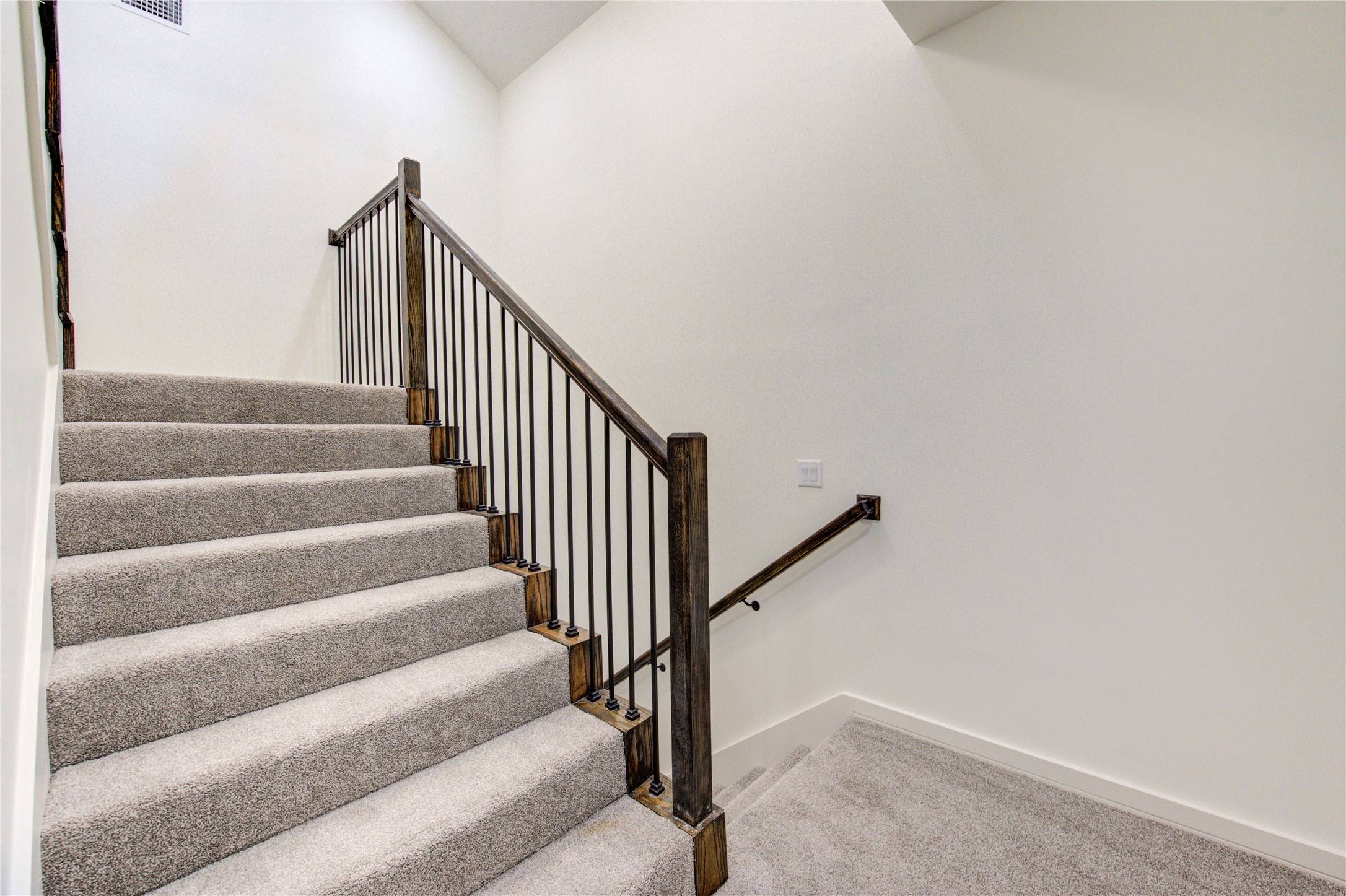 2930 El Fenice Lane Houston, TX 77057 - Photo 32 of 37 a view of entryway