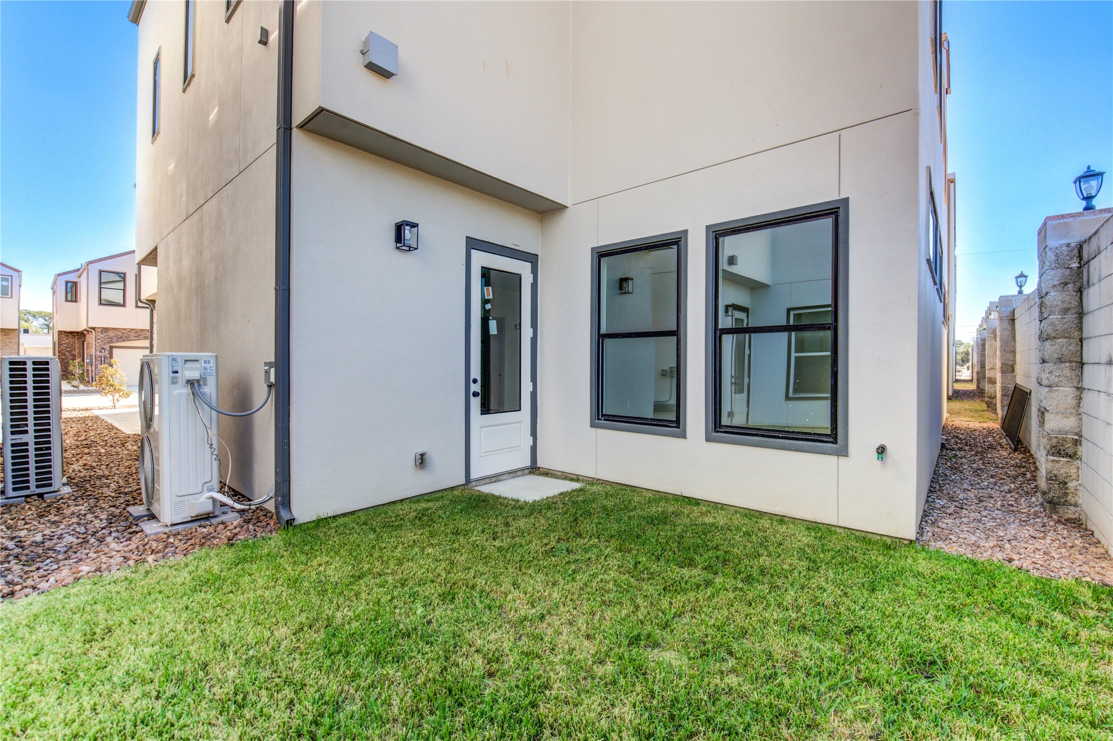 2930 El Fenice Lane Houston, TX 77057 - Photo 37 of 37 a view of backyard of house
