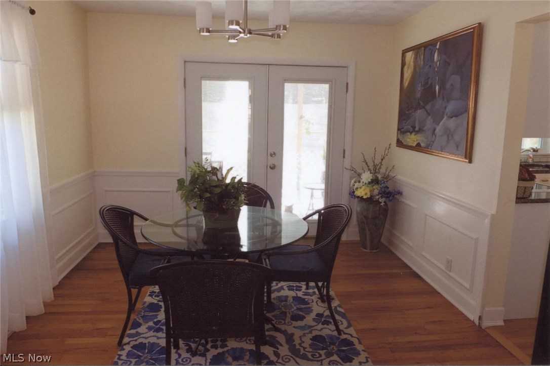 419 Mowbray Road Akron, OH 44333 - Photo 7 of 35 Dining room has French doors that open onto screened porch.