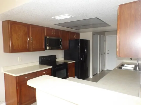 $1,800 | 7770 North 20th Avenue, Phoenix, AZ 85021