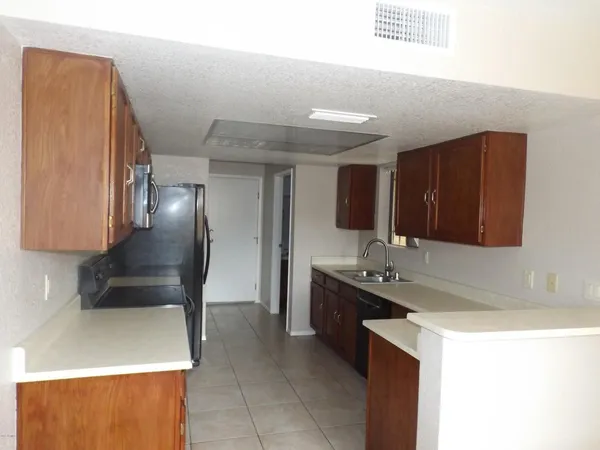 $1,800 | 7770 North 20th Avenue, Phoenix, AZ 85021