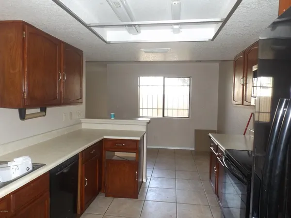 $1,800 | 7770 North 20th Avenue, Phoenix, AZ 85021