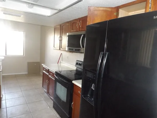 $1,800 | 7770 North 20th Avenue, Phoenix, AZ 85021
