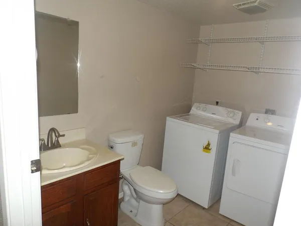 $1,800 | 7770 North 20th Avenue, Phoenix, AZ 85021