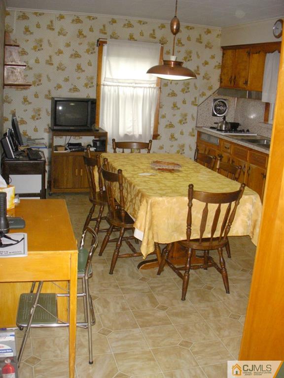 27 Runyon Avenue Edison, NJ 08817 - Photo 11 of 18 Gallery Image 11