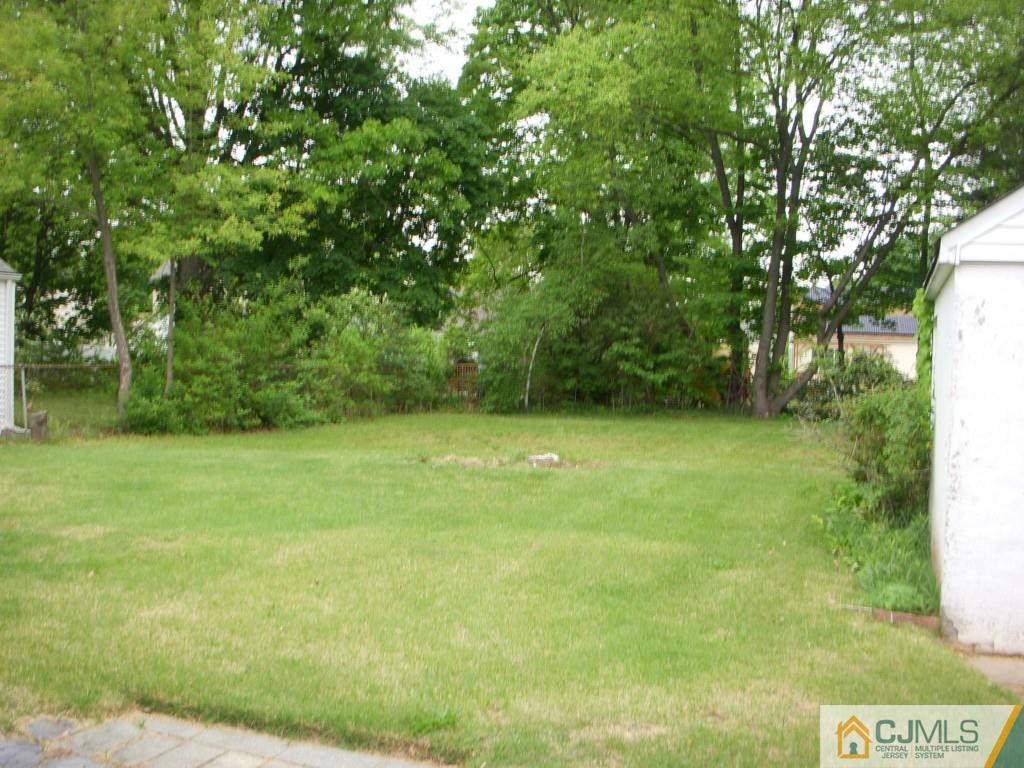 27 Runyon Avenue Edison, NJ 08817 - Photo 5 of 18 Gallery Image 5