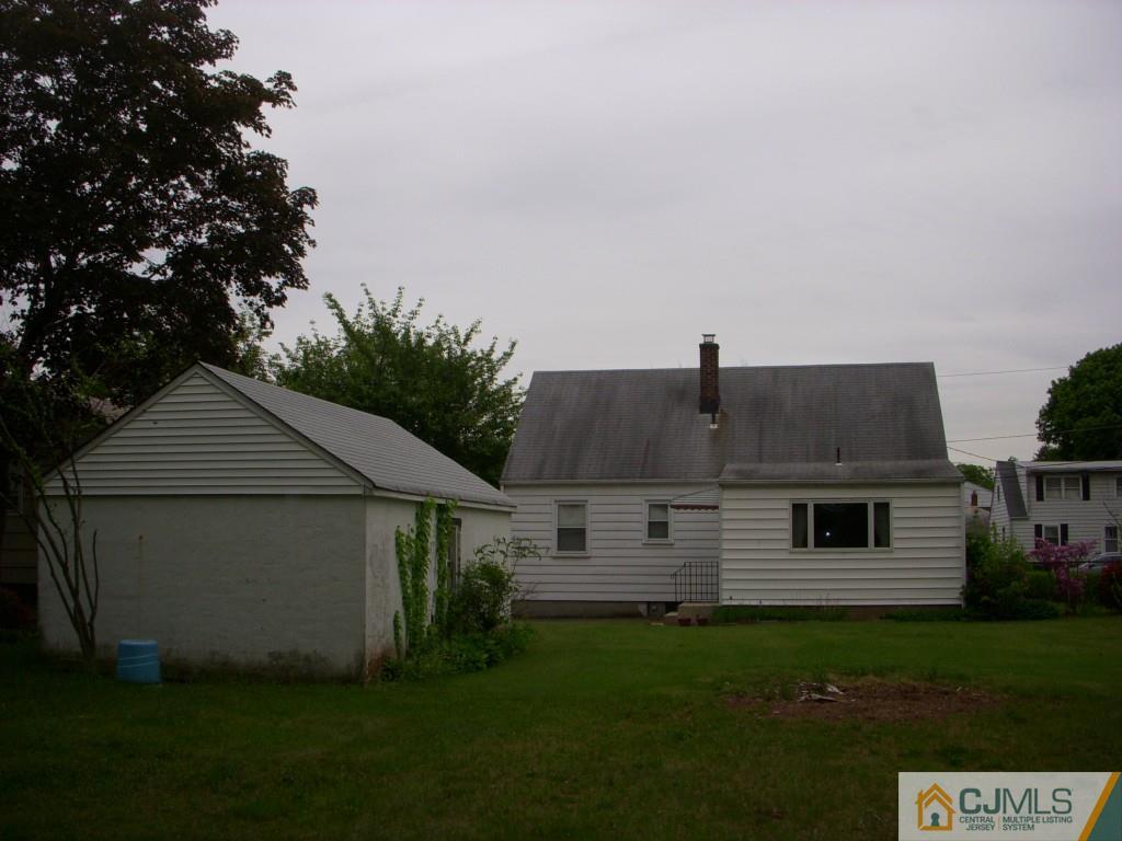 27 Runyon Avenue Edison, NJ 08817 - Photo 6 of 18 Gallery Image 6