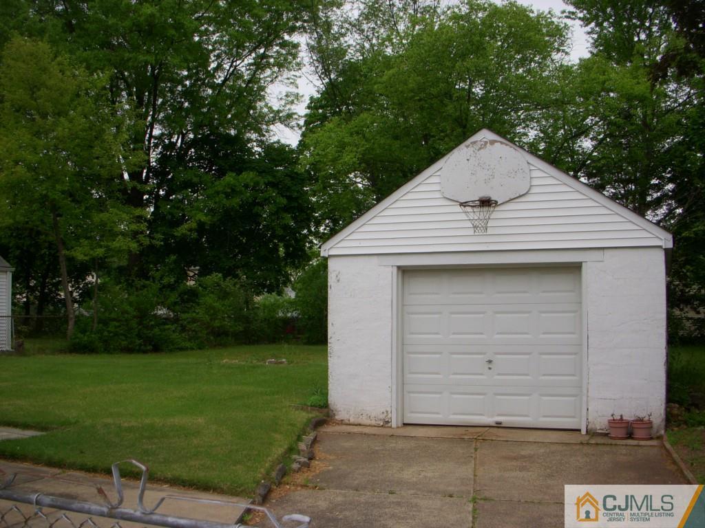 27 Runyon Avenue Edison, NJ 08817 - Photo 8 of 18 Gallery Image 8