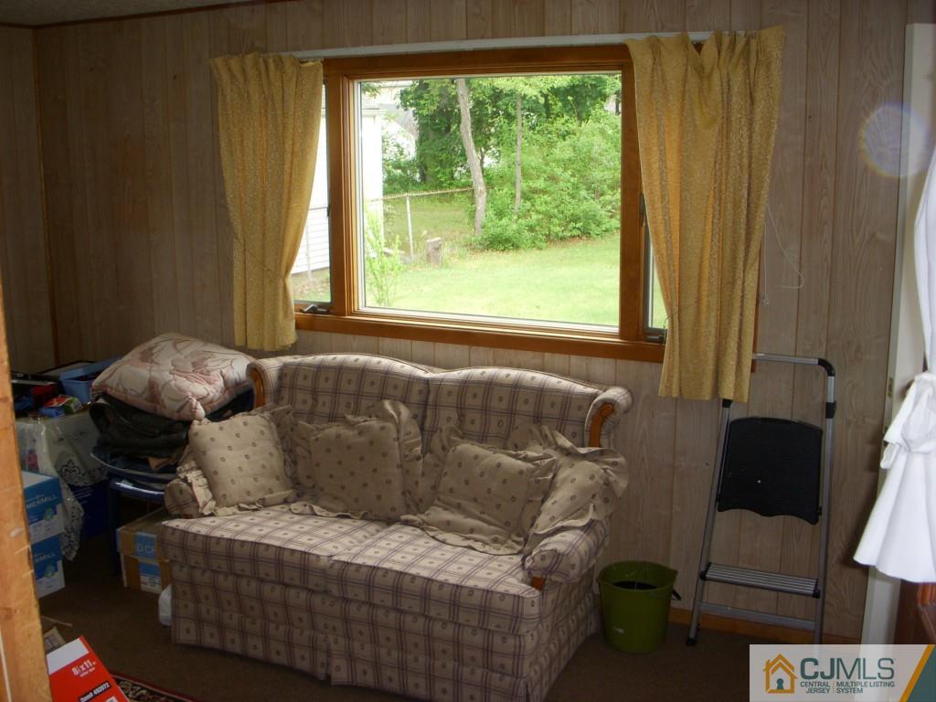 27 Runyon Avenue Edison, NJ 08817 - Photo 10 of 18 Gallery Image 10