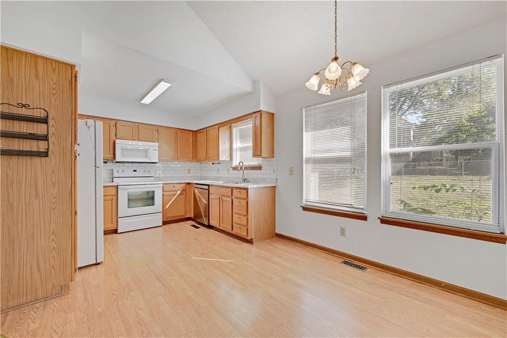 909 Mission Road Harrisonville, MO 64701 - Photo 12 of 23