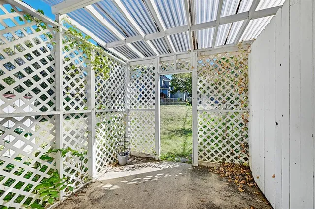 $205,000 | 909 Mission Road, Harrisonville, MO 64701