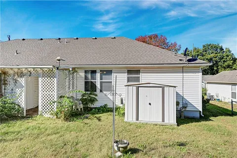 $205,000 | 909 Mission Road, Harrisonville, MO 64701