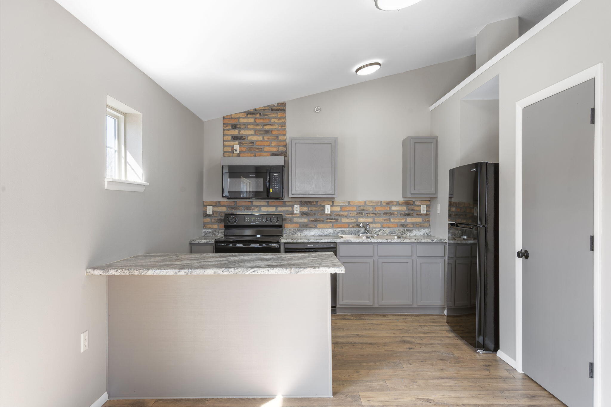 710 West Walnut Street Springfield, MO 65806 - Photo 11 of 25 11-web-or-mls-_DSC5856
