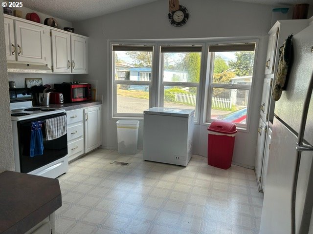 33596 Goss Way Scappoose, OR 97056 - Photo 5 of 15 Gallery Image 5