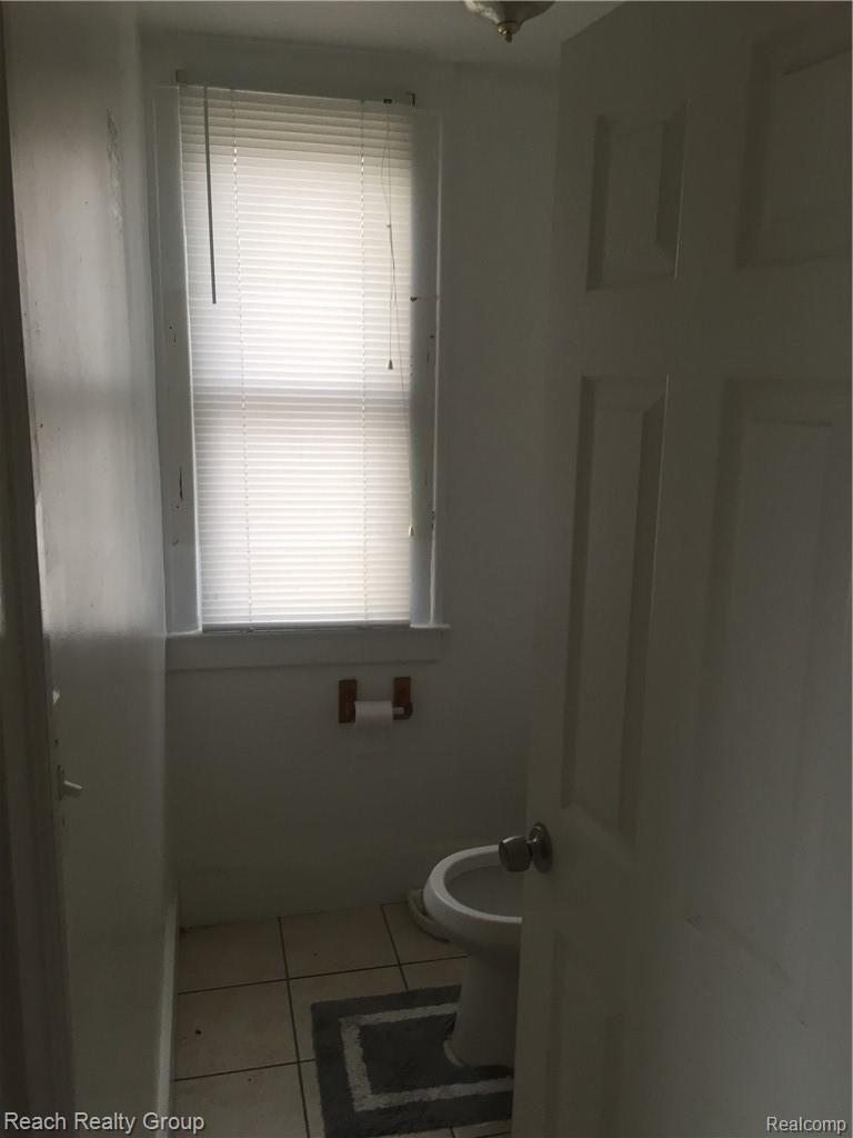 1513 Alter Road Detroit, MI 48215 - Photo 7 of 12 IMG_6857.JPG