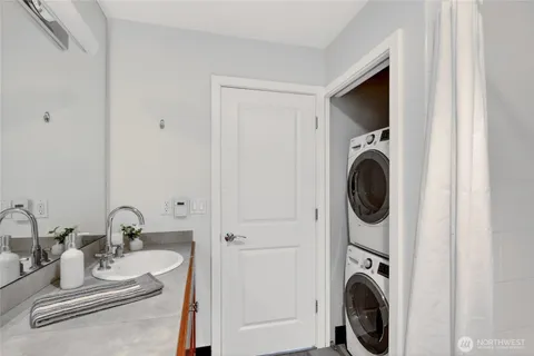 $350,000 | 321 East Thomas Street, Unit 303, Seattle, WA 98102