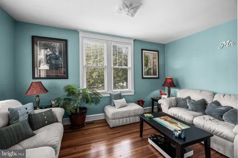 $375,000 | 239 Woodland Avenue, Blackwood, NJ 08012