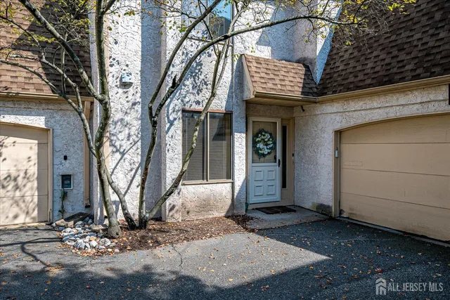 a view of a entrance gate of the house