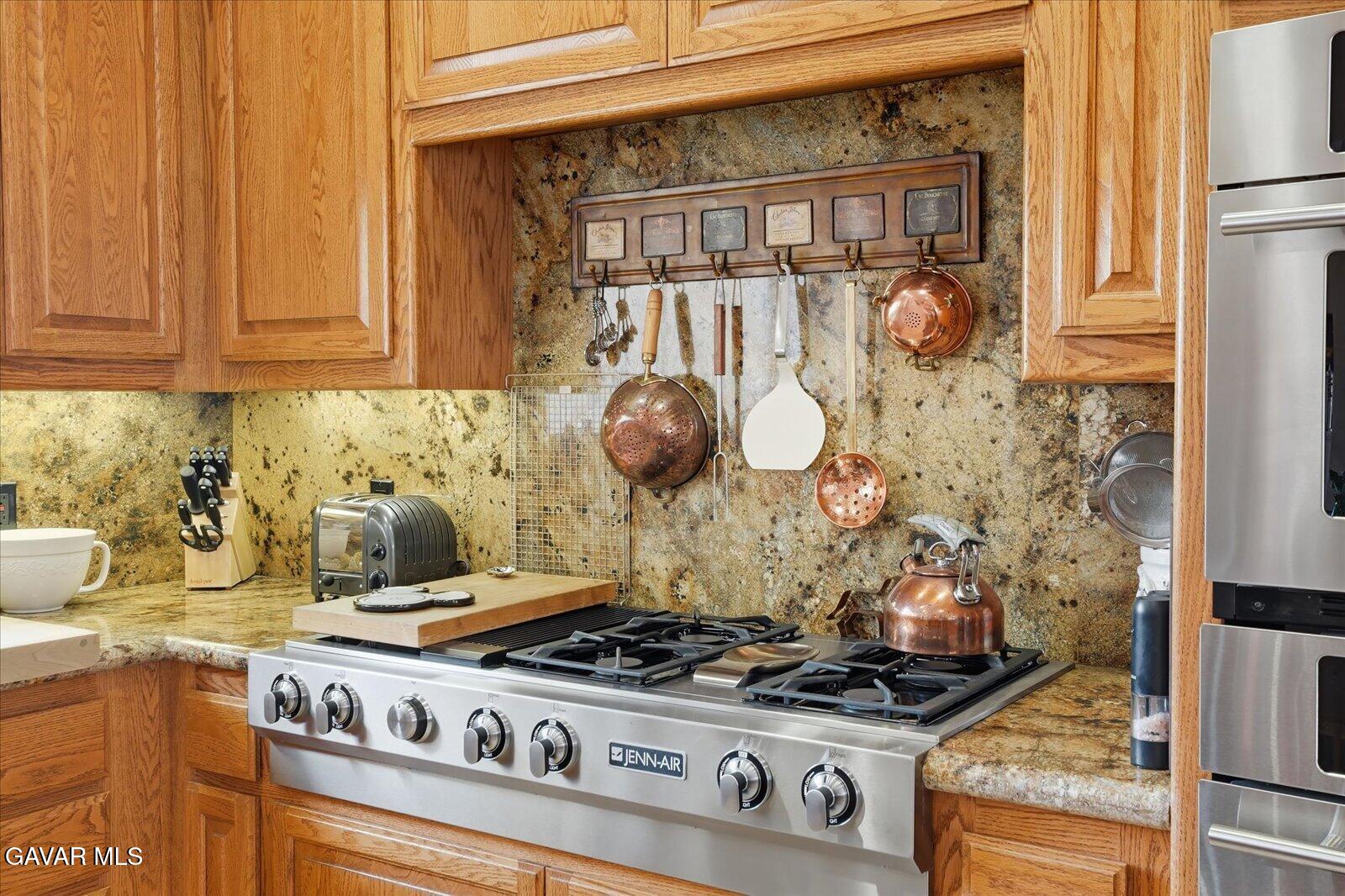 9115 Elizabeth Lake Road Leona Valley, CA 93551 - Photo 12 of 49 19-Kitchen