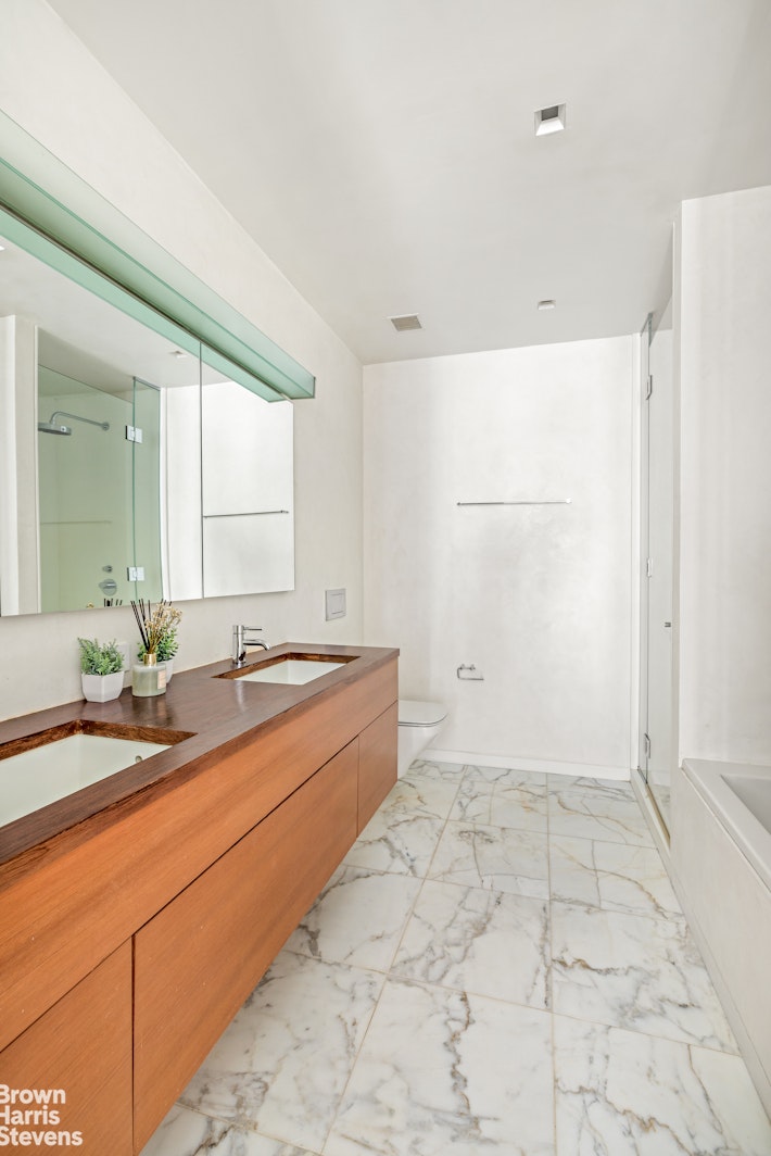 1 York Street, Unit 5B Manhattan, NY 10013 - Photo 6 of 8