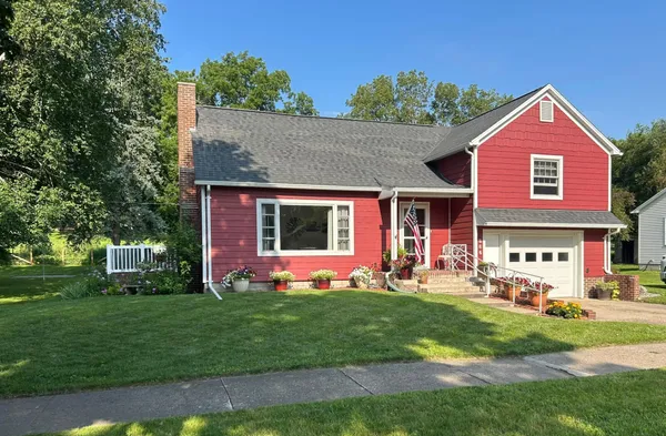 $194,900 | 864 Redwood Drive, Fairmont, MN 56031