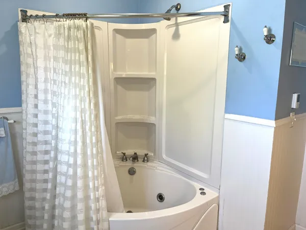 $194,900 | 864 Redwood Drive, Fairmont, MN 56031