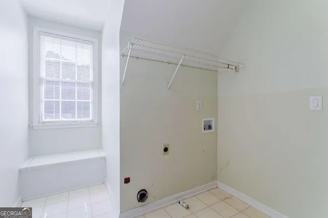 a picture of a wall with a white wall