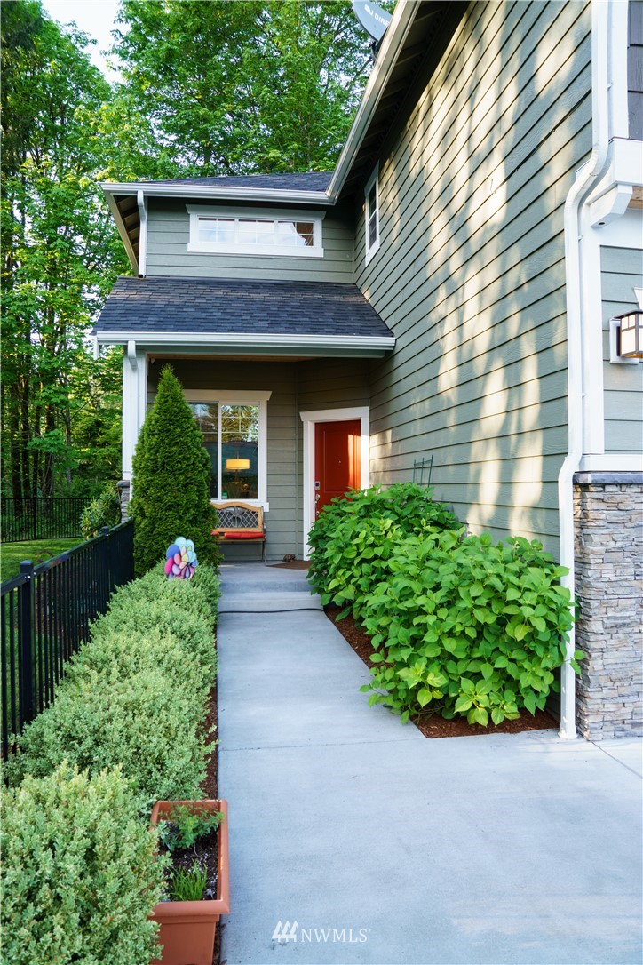 4807 224th Street Southwest Mountlake Terrace, WA 98043 - Photo 2 of 39