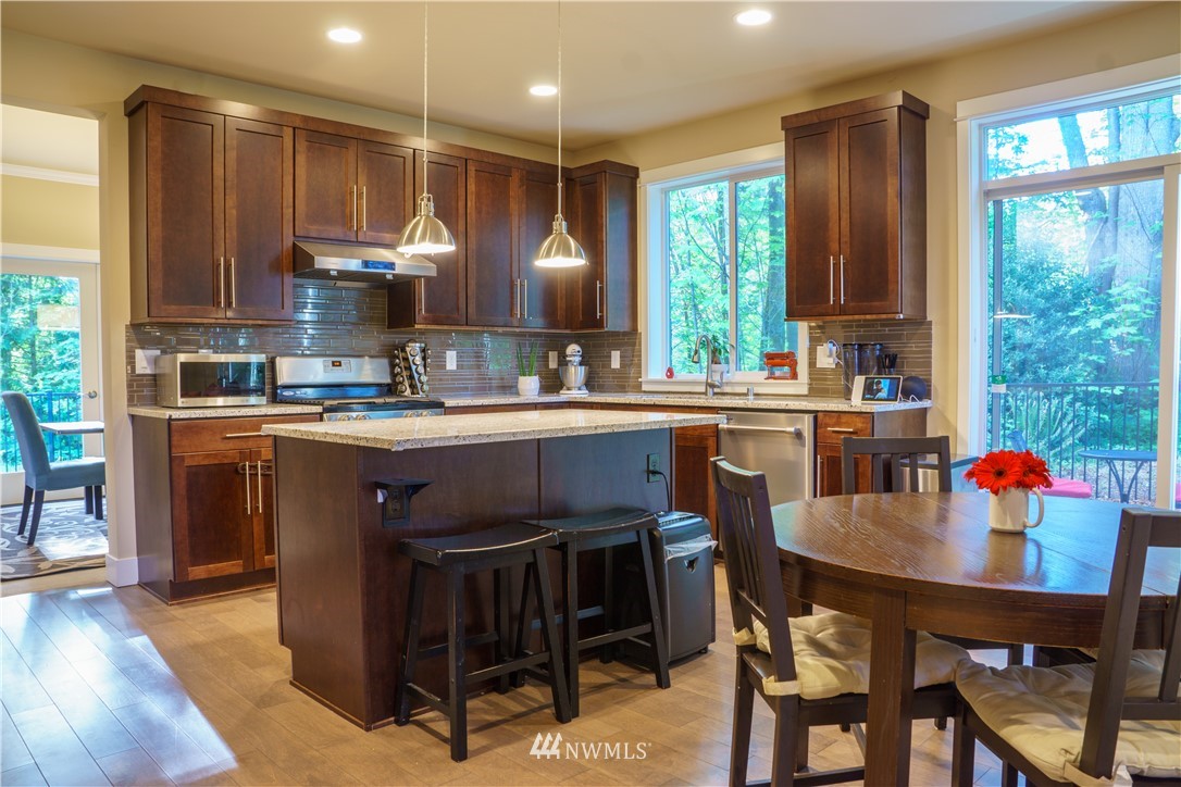 4807 224th Street Southwest Mountlake Terrace, WA 98043 - Photo 11 of 39