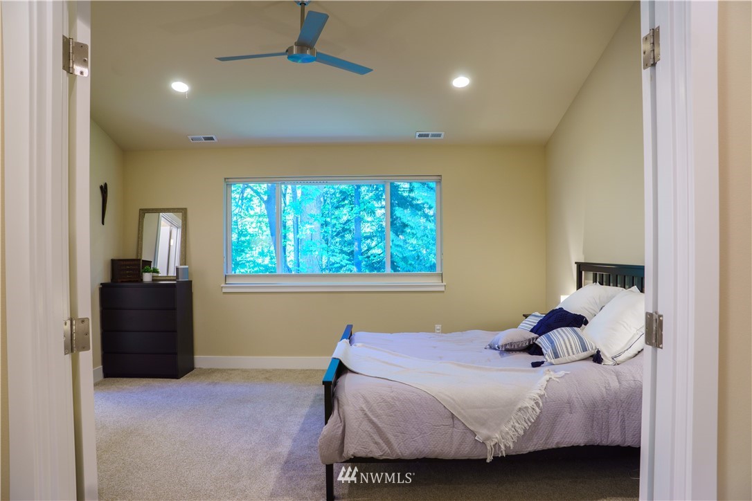 4807 224th Street Southwest Mountlake Terrace, WA 98043 - Photo 15 of 39