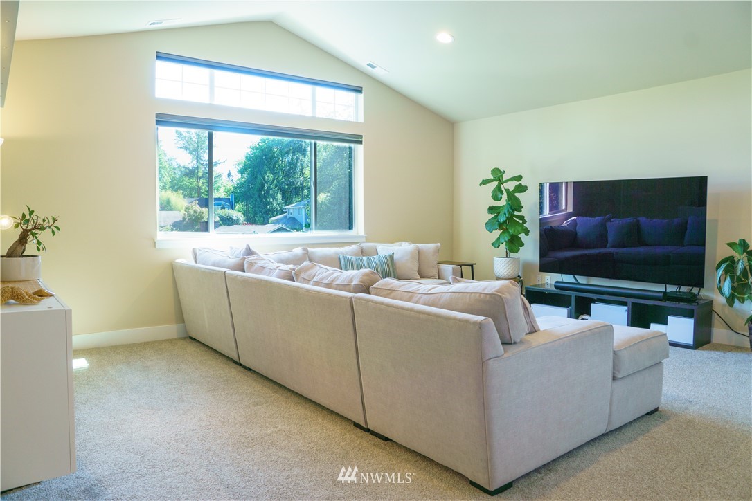 4807 224th Street Southwest Mountlake Terrace, WA 98043 - Photo 23 of 39