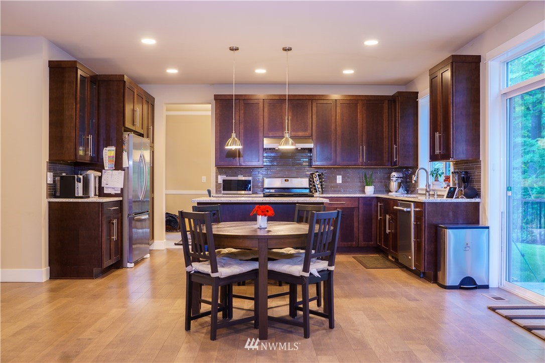 4807 224th Street Southwest Mountlake Terrace, WA 98043 - Photo 10 of 39