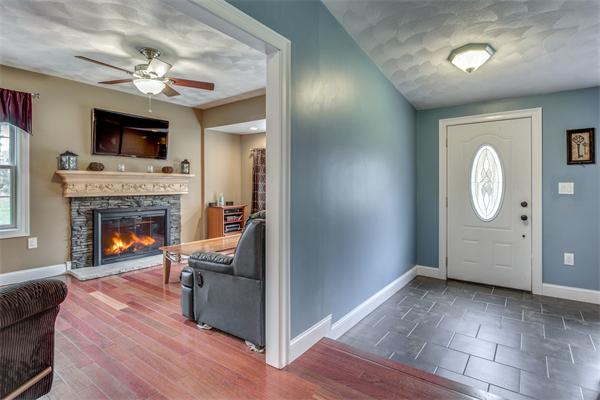 31 Corthell Road Billerica, MA 01862 - Photo 5 of 29 Gallery Image 5