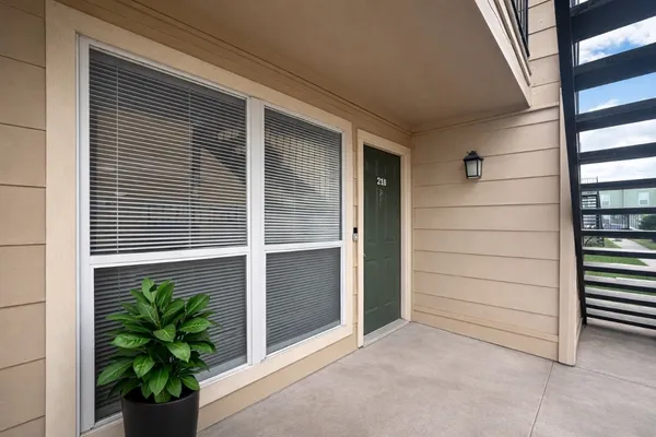 $70,000 | 8100 Creekbend Drive, Unit 181, Houston, TX 77071