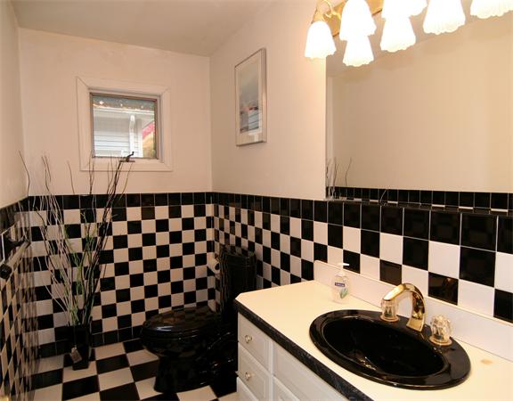 91 Farm Street Wakefield, MA 01880 - Photo 12 of 26