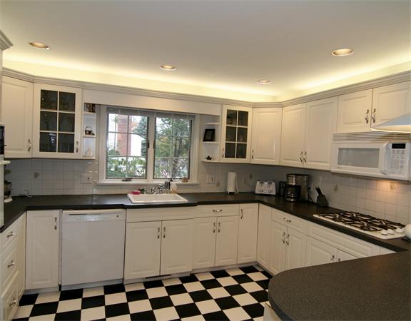 91 Farm Street Wakefield, MA 01880 - Photo 8 of 26