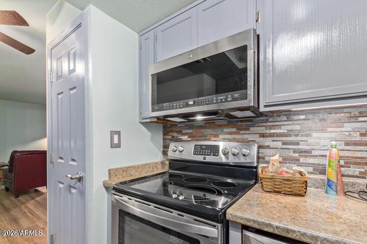 17 East Ruth Avenue, Unit 307 Phoenix, AZ 85020 - Photo 5 of 16 Kitchen 2